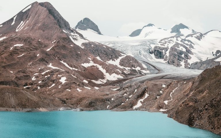 Changement climatique sur un glacier suisse